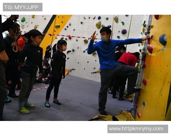 国家攀岩中心落成开放，设备达国际一流水准